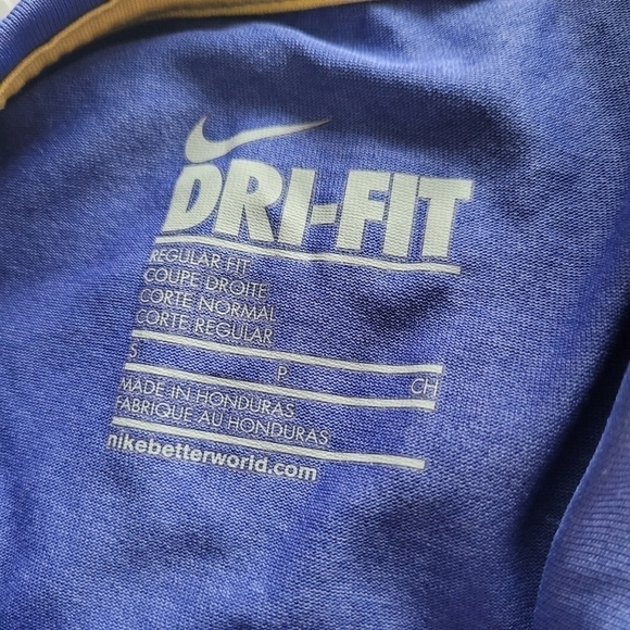 Nike Dri-Fit LiveStrong Tee - Picture 3 of 3